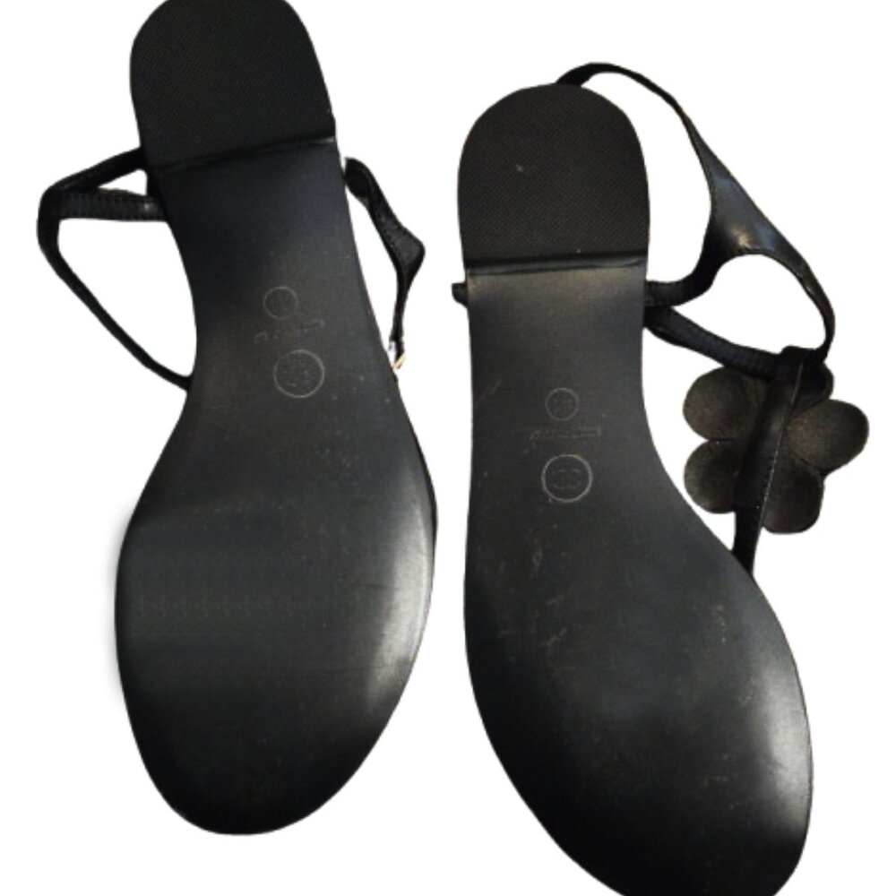 CHANEL Black Sandals with Floral Accent - Picture 4 of 4